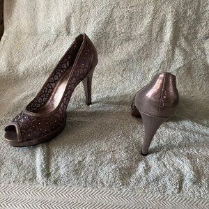 ADRIANNA PAPELL SZ. 8.5M FOXY SILVER STERLING PEEP TOE RHINESTONE HEELS NIB